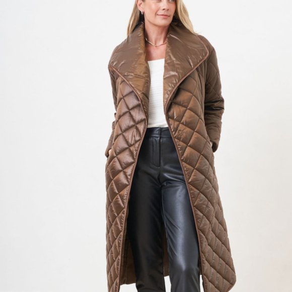 Gorgeous plus size puffer coat. Size XXL to 2 X. - Picture 10 of 11